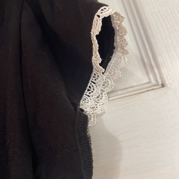 Ruffle collared cameo cat tshirt size large - Picture 4 of 8